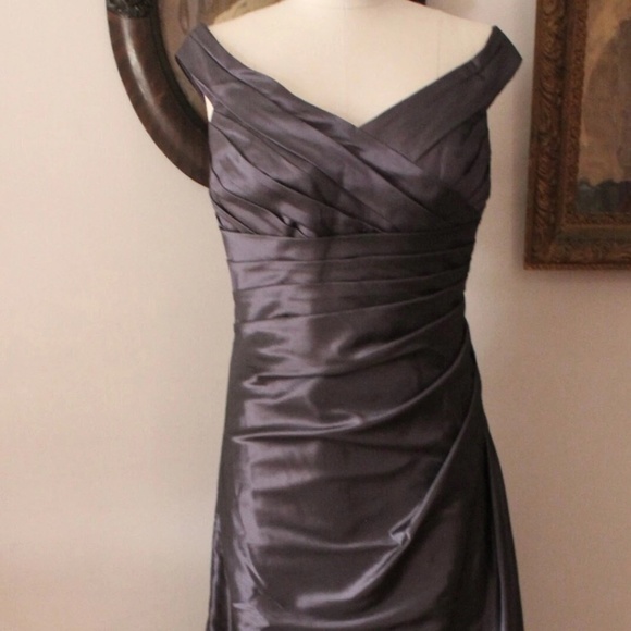 2000's NWT Plus Size Purple Satin Belsoie Off the Shoulder Pleated Evening Gown - Picture 3 of 8